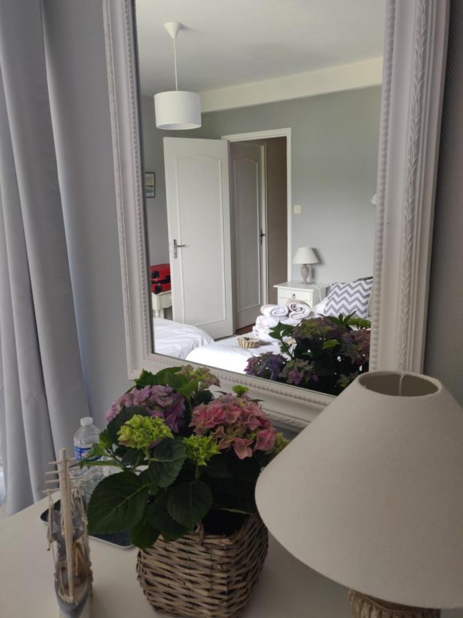 Les Fleurs Du Mont Bed & Breakfast Caux Exterior photo
