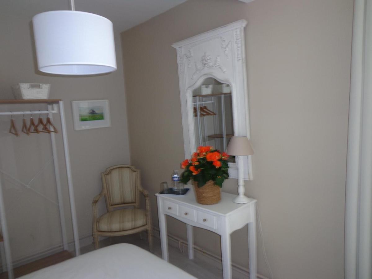 Les Fleurs Du Mont Bed & Breakfast Caux Exterior photo